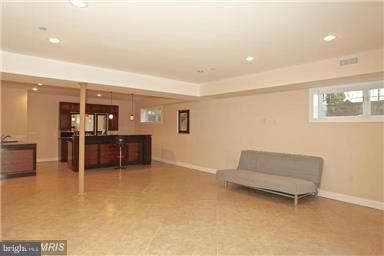 9122 Friars Road Bethesda, MD 20817 - Photo 28 of 30 Bedroom (Master)