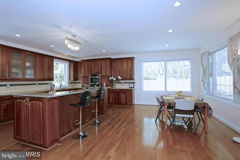 9122 Friars Road Bethesda, MD 20817 - Photo 7 of 30 Kitchen