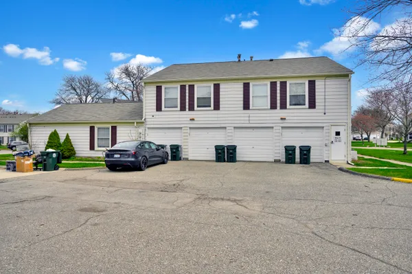 $130,000 | 2806 Stoney Ridge Drive, Lake Orion, MI 48360