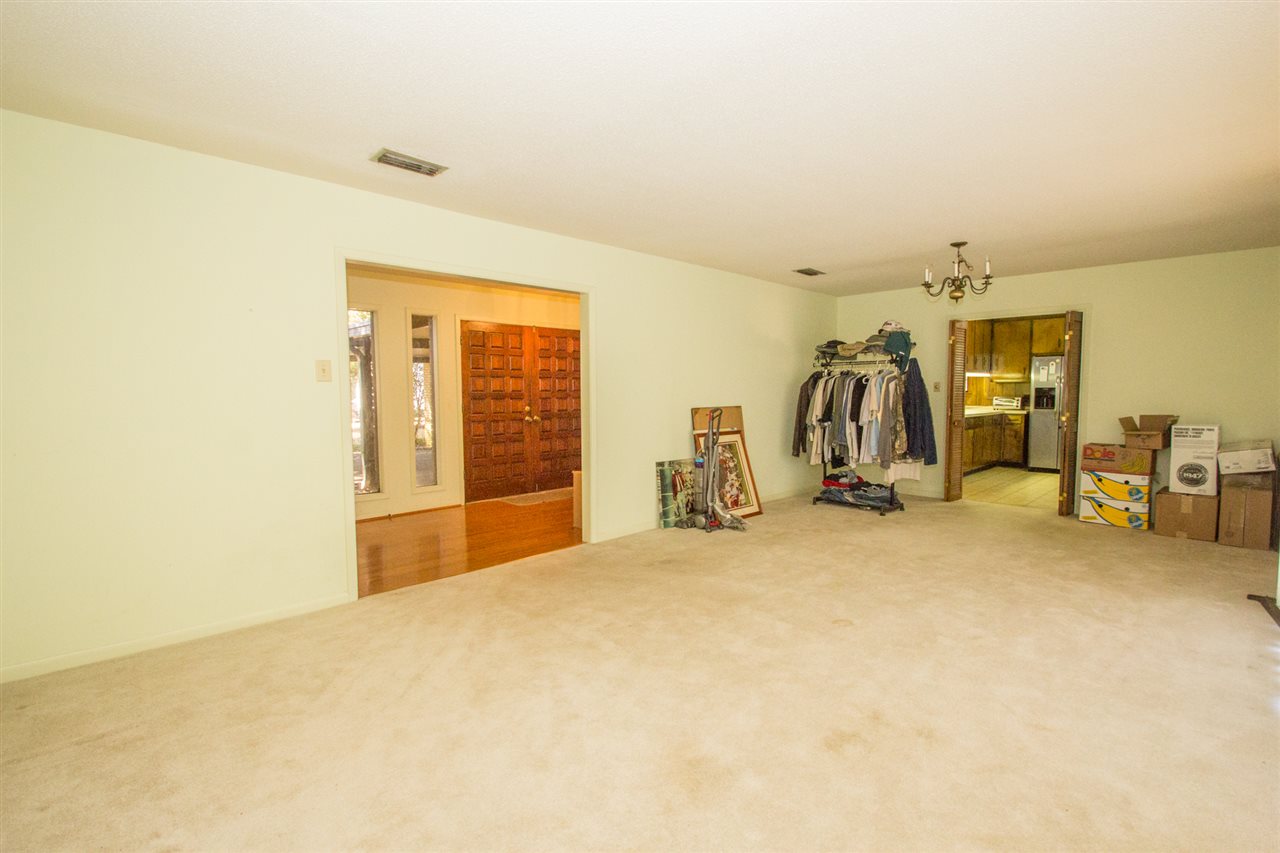 7724 Simmons Drive Foley, AL 36535 - Photo 6 of 30 Living Room