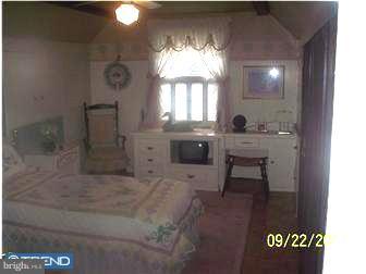 708 Dunmore Road Philadelphia, PA 19115 - Photo 8 of 10 Bedroom - Main