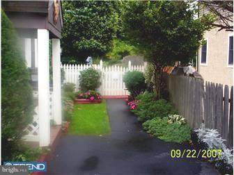 708 Dunmore Road Philadelphia, PA 19115 - Photo 10 of 10 Exterior Side