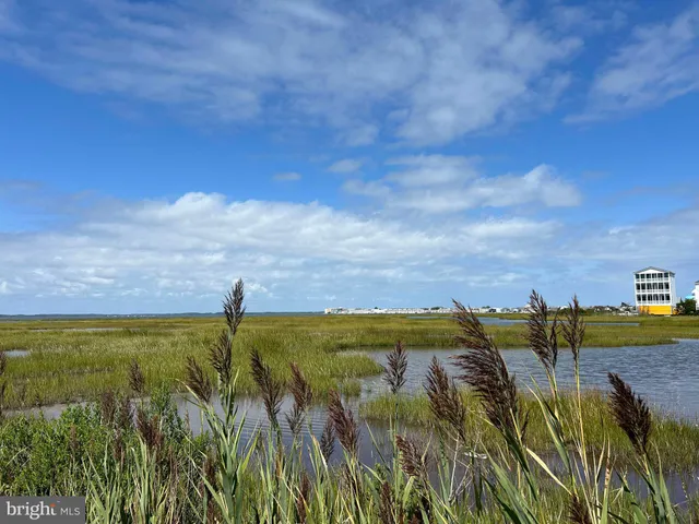 $625,000 | 111 76th Street, Unit 304, Ocean City, MD 21842