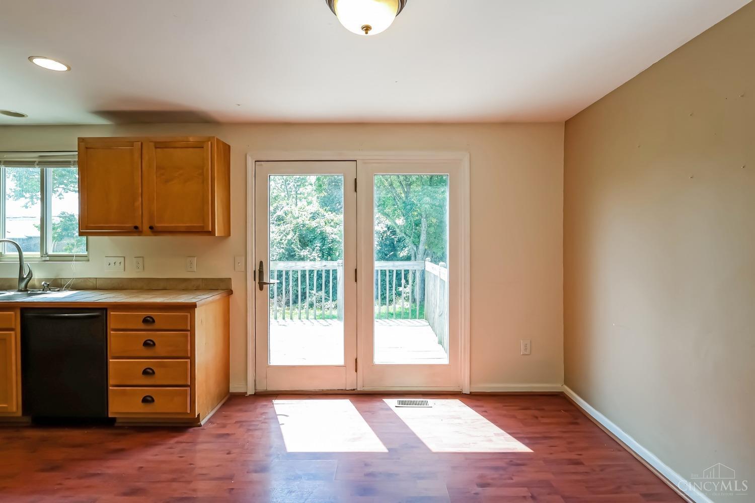 1267 West Kemper Road Forest Park, OH 45240 - Photo 6 of 20