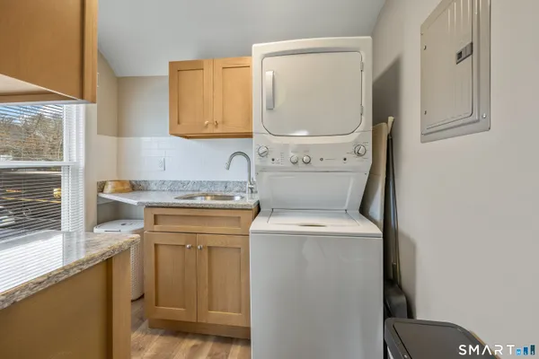 $2,500 | 3 A Main Street, Essex, CT 06409