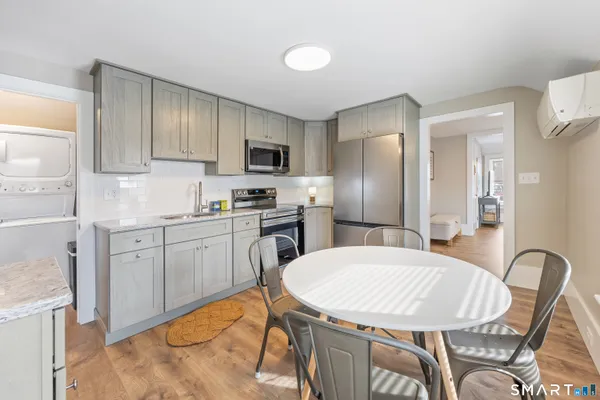 $2,500 | 3 A Main Street, Essex, CT 06409