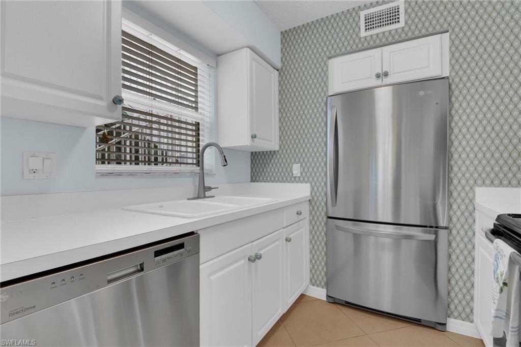 284 4th Street South, Unit 103 Naples, FL 34102 - Photo 10 of 26 Gallery Image 10