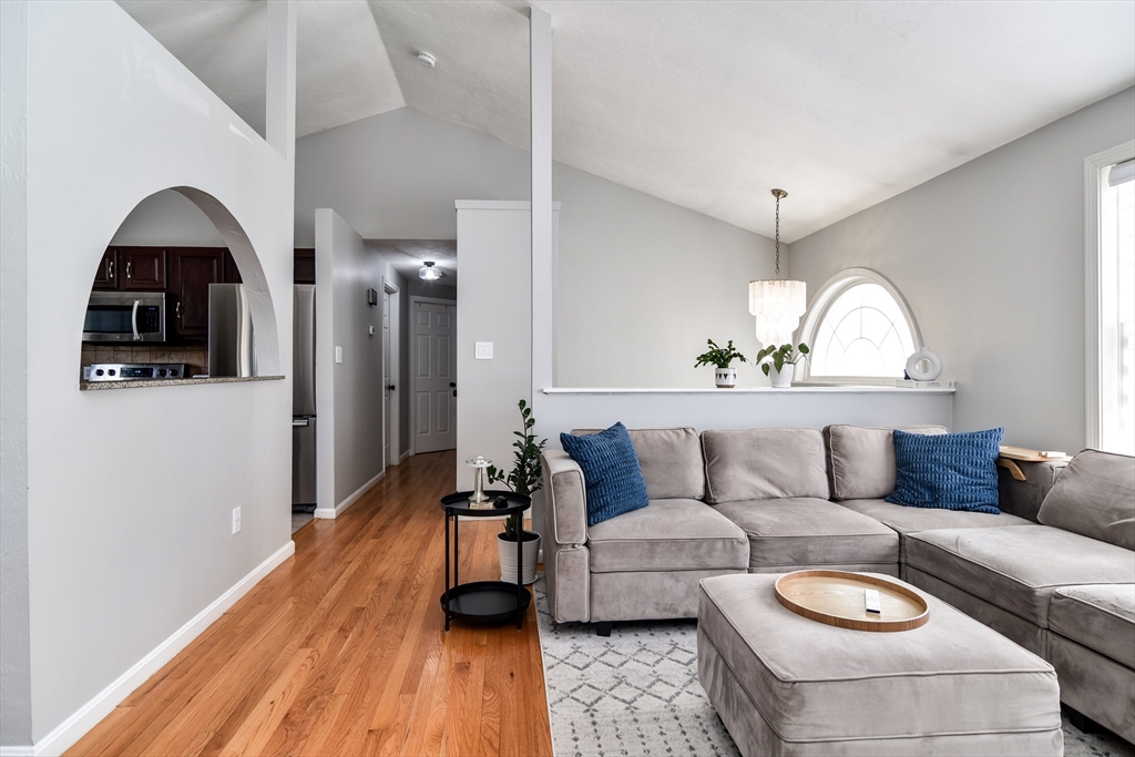 34 Oran Street Worcester, MA 01605 - Photo 5 of 42
