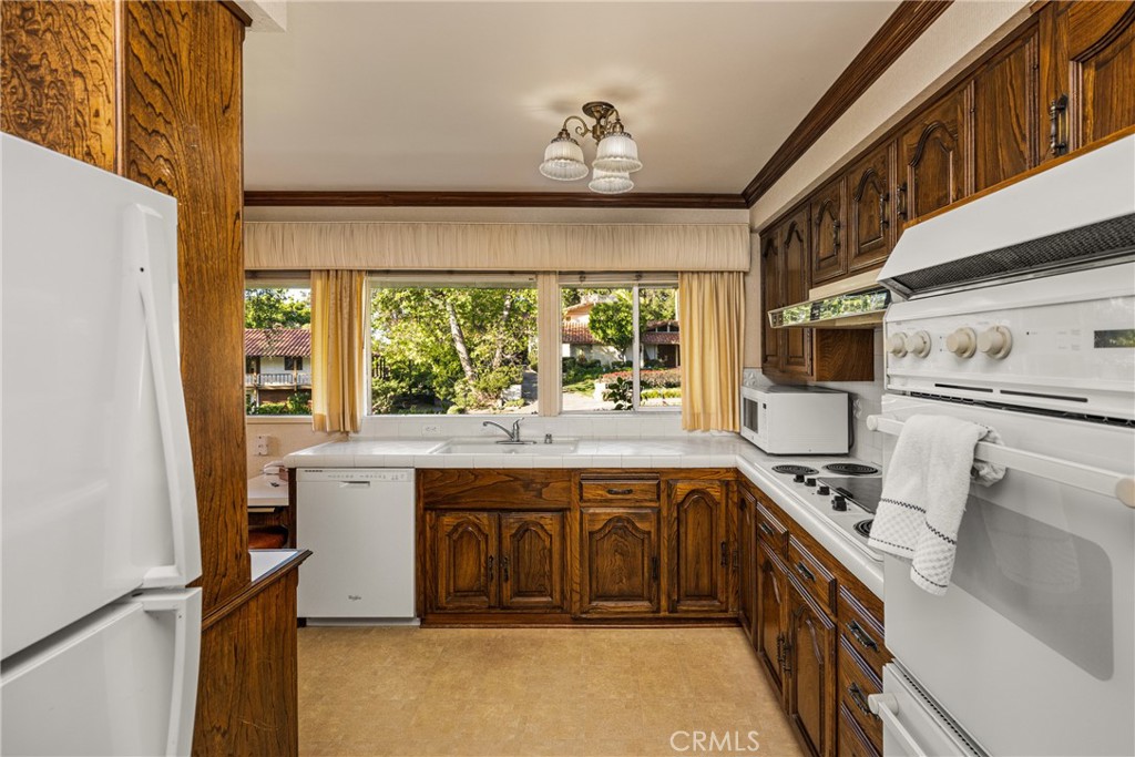 1881 Park Skyline Road North Tustin, CA 92705 - Photo 19 of 34