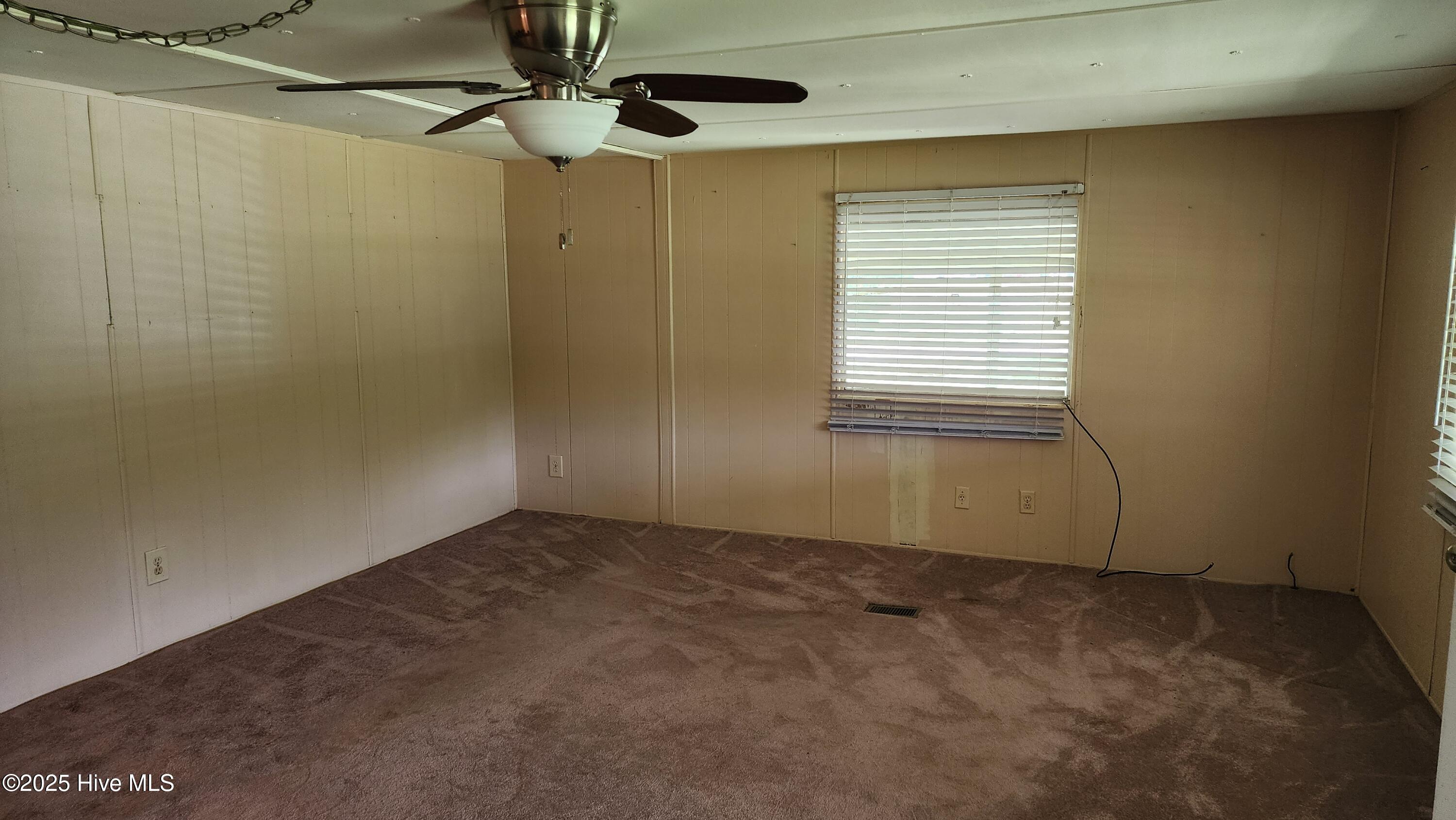 1948 Antioch Church Road Whiteville, NC 28472 - Photo 2 of 14 Living Room