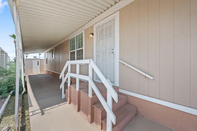 a view of entryway and hall