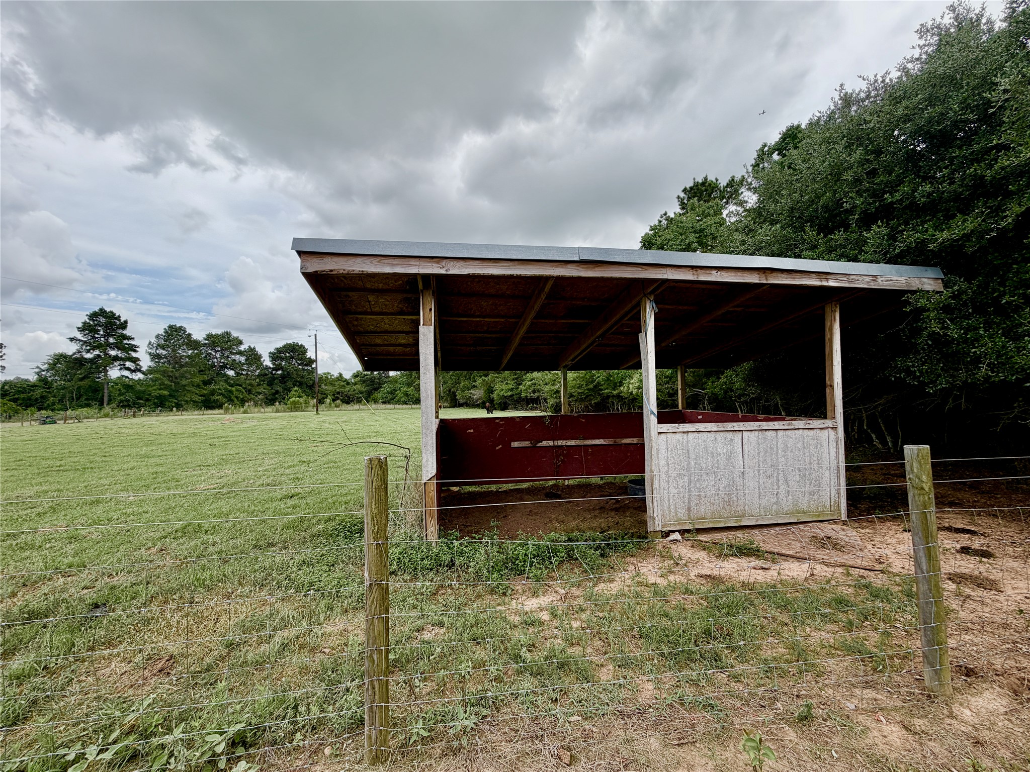 26534 Mitchell Road Hempstead, TX 77445 - Photo 9 of 11 Stable for your livestock.