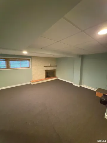 $195,000 | 40 Lakeland Park Drive, Canton, IL 61520