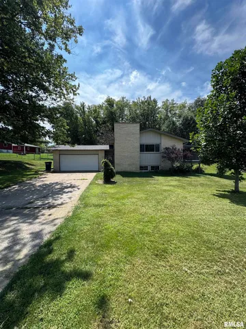 $195,000 | 40 Lakeland Park Drive, Canton, IL 61520