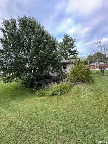 $195,000 | 40 Lakeland Park Drive, Canton, IL 61520