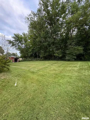 $195,000 | 40 Lakeland Park Drive, Canton, IL 61520