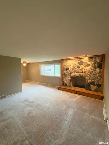 $195,000 | 40 Lakeland Park Drive, Canton, IL 61520