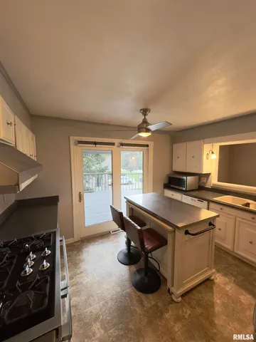 $195,000 | 40 Lakeland Park Drive, Canton, IL 61520