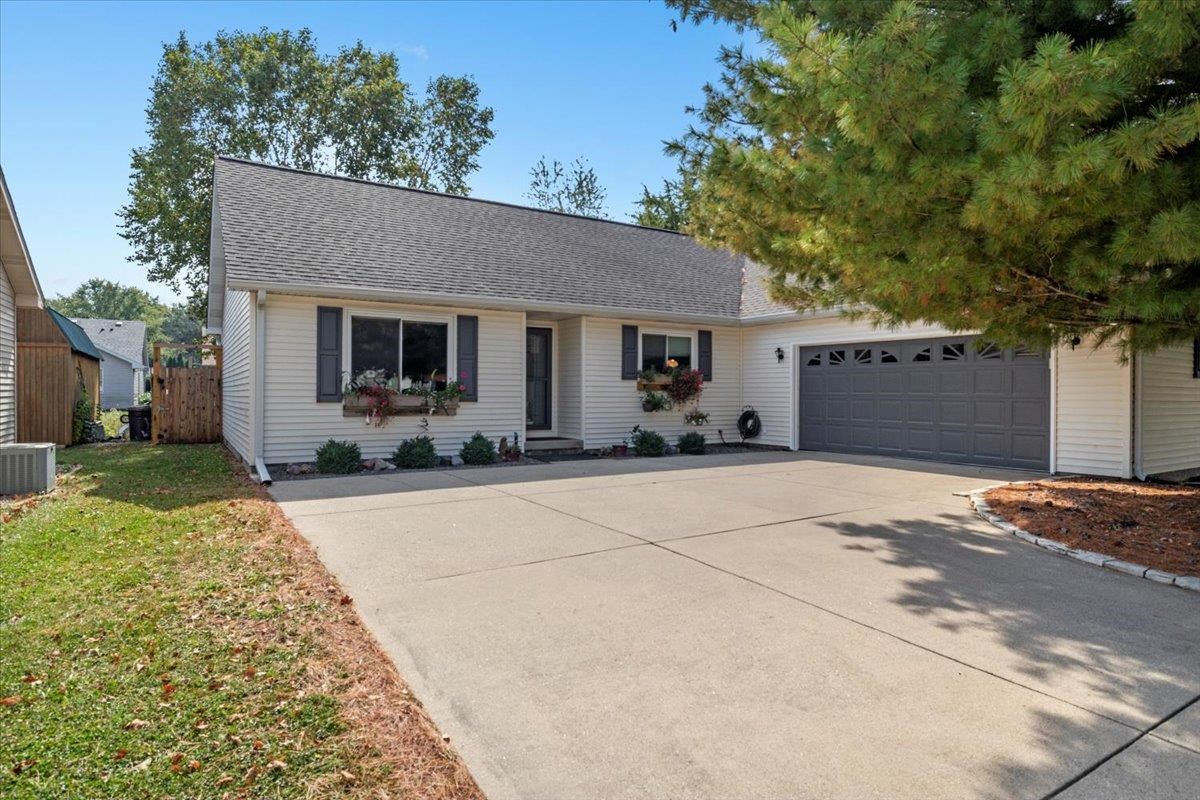 2612 Carl Prairie Drive Springfield, IL 62703 - Photo 1 of 37 Gallery Image 1