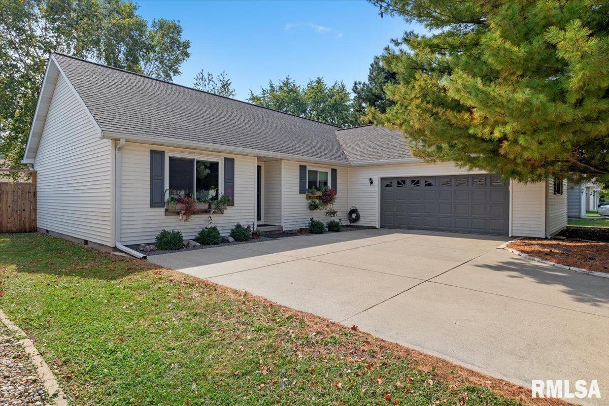 2612 Carl Prairie Drive Springfield, IL 62703 - Photo 2 of 37 Gallery Image 2