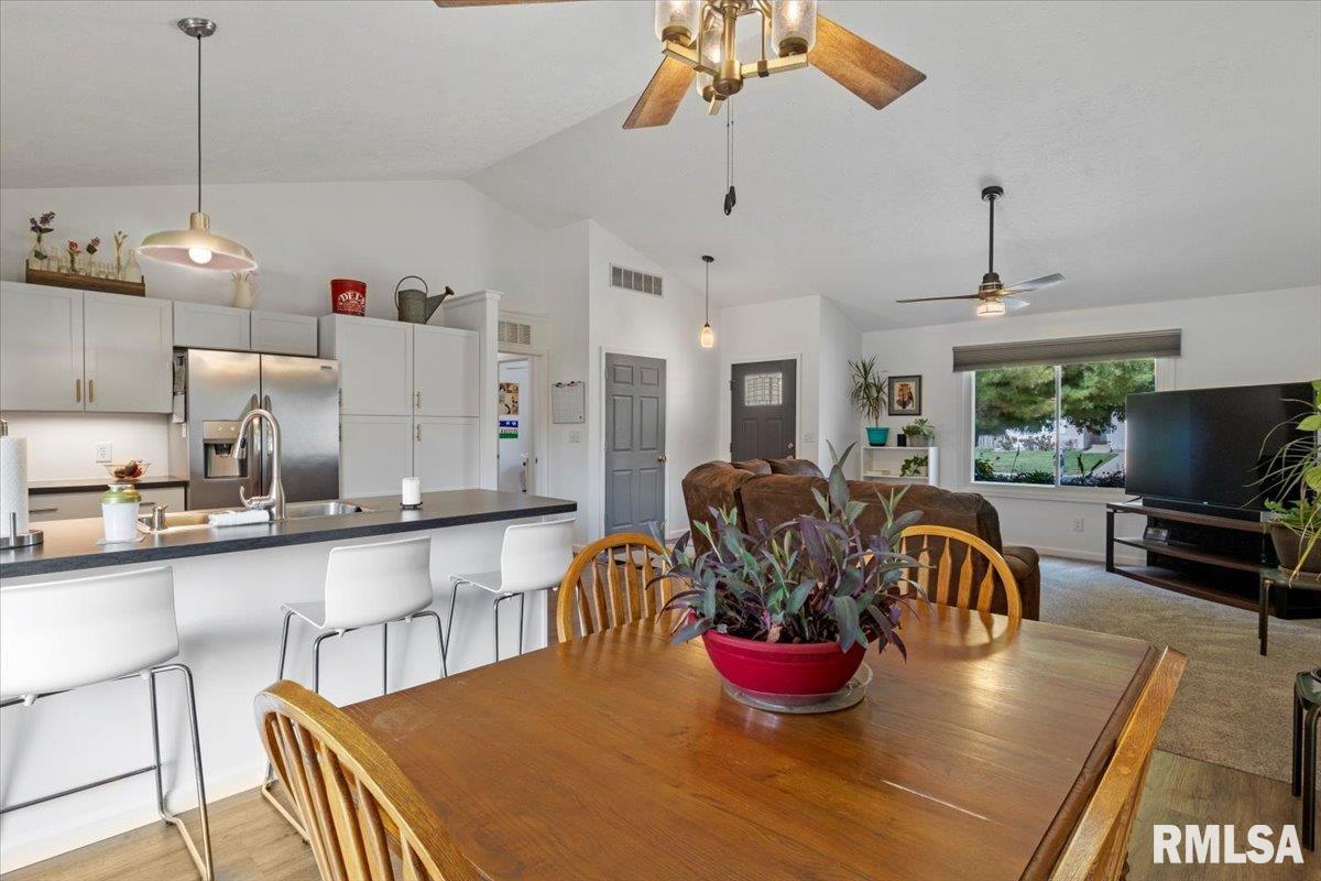 2612 Carl Prairie Drive Springfield, IL 62703 - Photo 13 of 37 Gallery Image 13