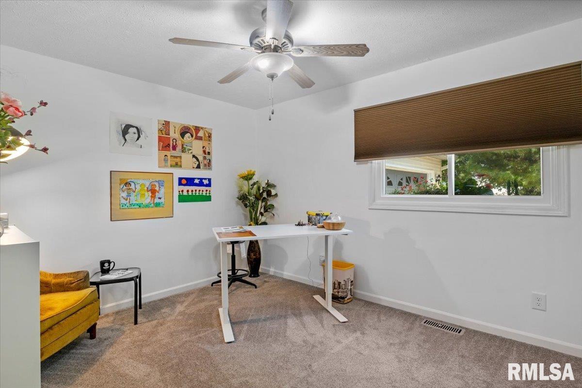 2612 Carl Prairie Drive Springfield, IL 62703 - Photo 14 of 37 Gallery Image 14