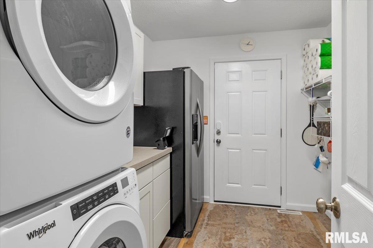 2612 Carl Prairie Drive Springfield, IL 62703 - Photo 30 of 37 Gallery Image 30