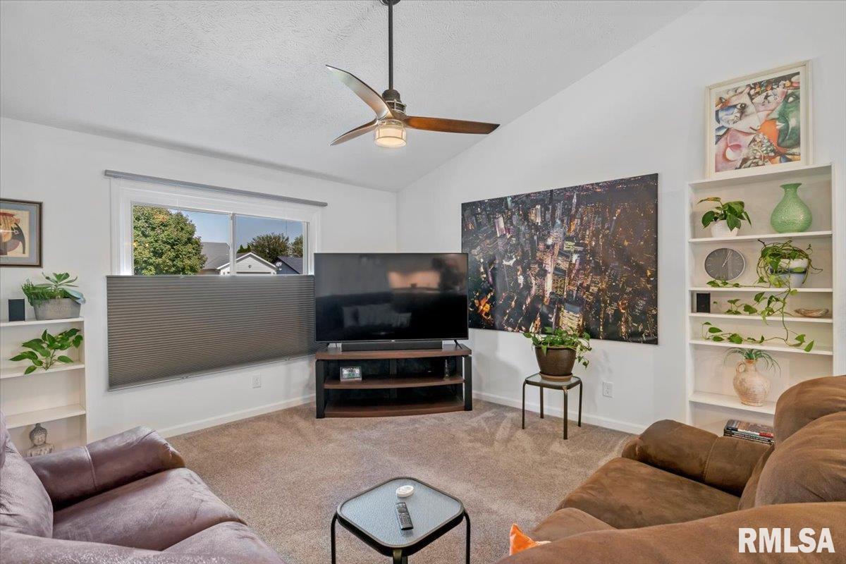 2612 Carl Prairie Drive Springfield, IL 62703 - Photo 7 of 37 Gallery Image 7