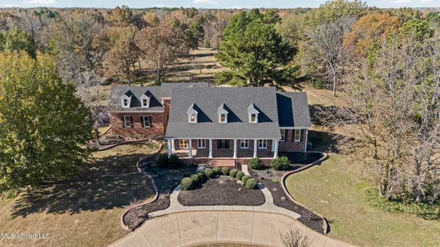 $810,000 | 1594 Victoria Road, Byhalia, MS 38611