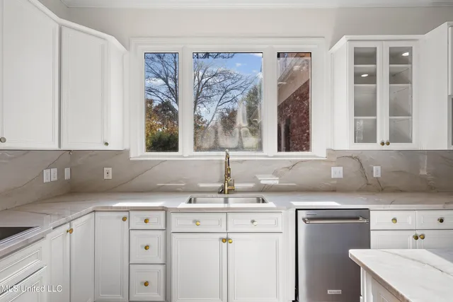 $810,000 | 1594 Victoria Road, Byhalia, MS 38611