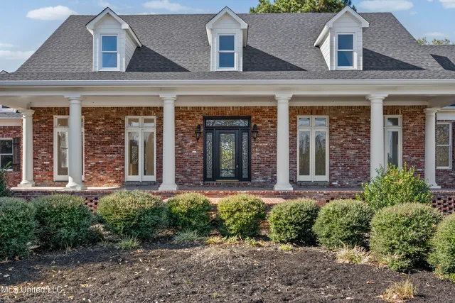 $810,000 | 1594 Victoria Road, Byhalia, MS 38611