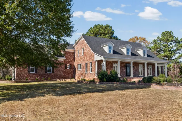 $810,000 | 1594 Victoria Road, Byhalia, MS 38611