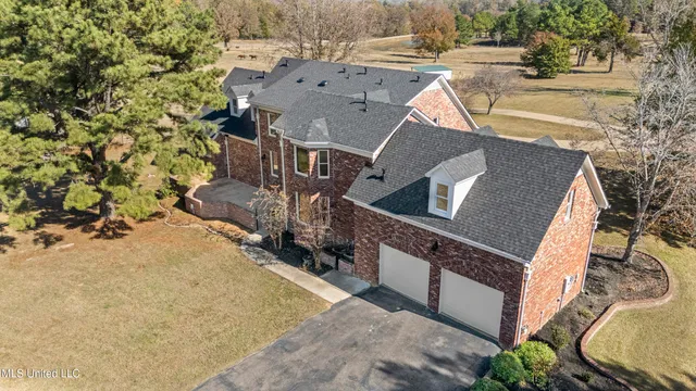 $810,000 | 1594 Victoria Road, Byhalia, MS 38611