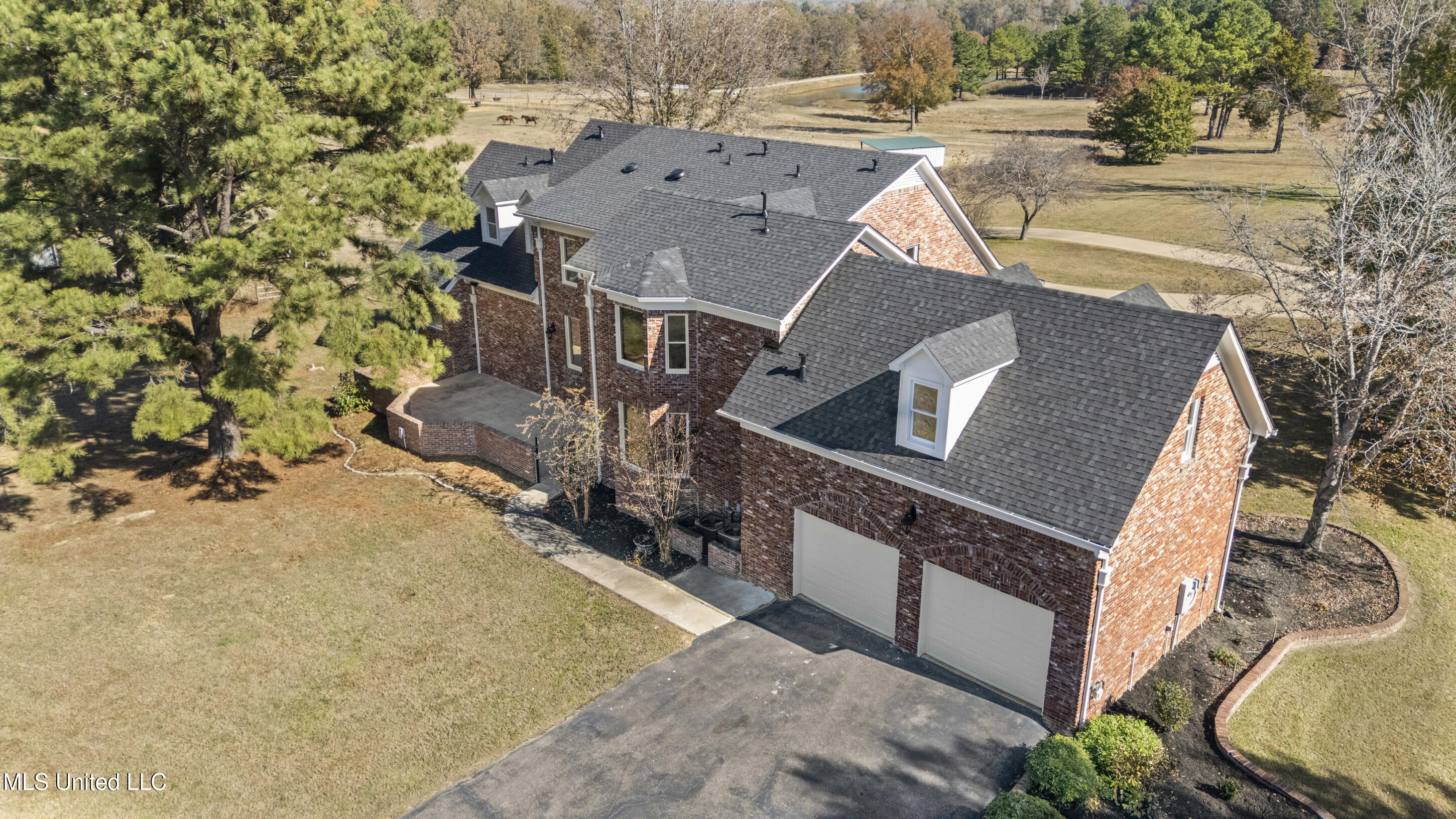 1594 Victoria Road Byhalia, MS 38611 - Photo 7 of 39 DJI_20251112112245_0131_D_print
