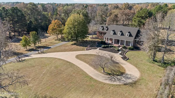 $805,000 | 1594 Victoria Road, Byhalia, MS 38611