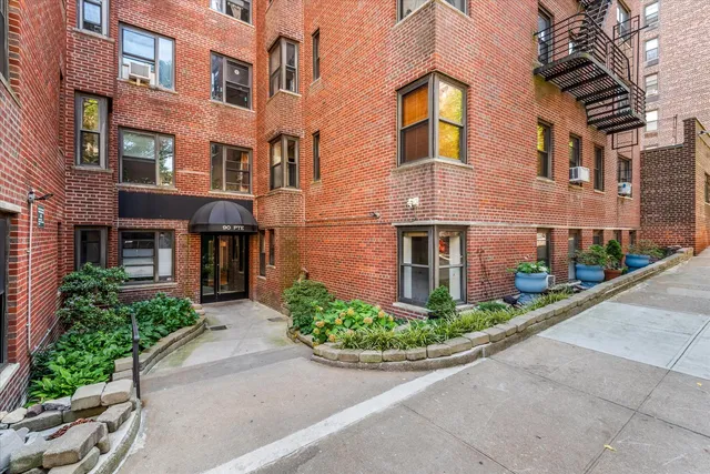$829,000 | 90 Park Terrace East, Unit 1CD | Inwood