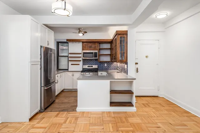 $829,000 | 90 Park Terrace East, Unit 1CD | Inwood