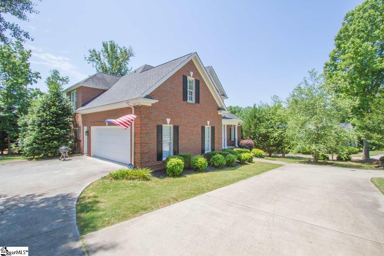 220 Graylyn Drive Anderson, SC 29621 - Photo 2 of 36 Gallery Image 2