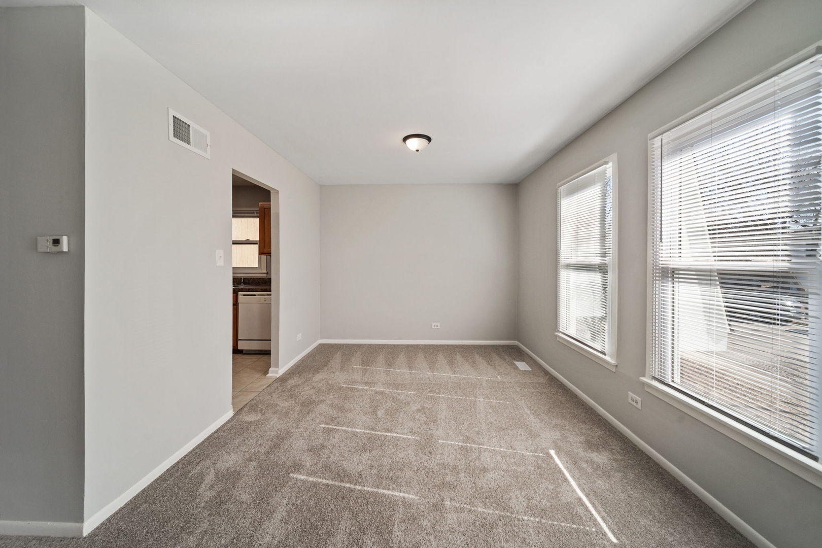 526 King Arthur Way Bolingbrook, IL 60440 - Photo 11 of 33