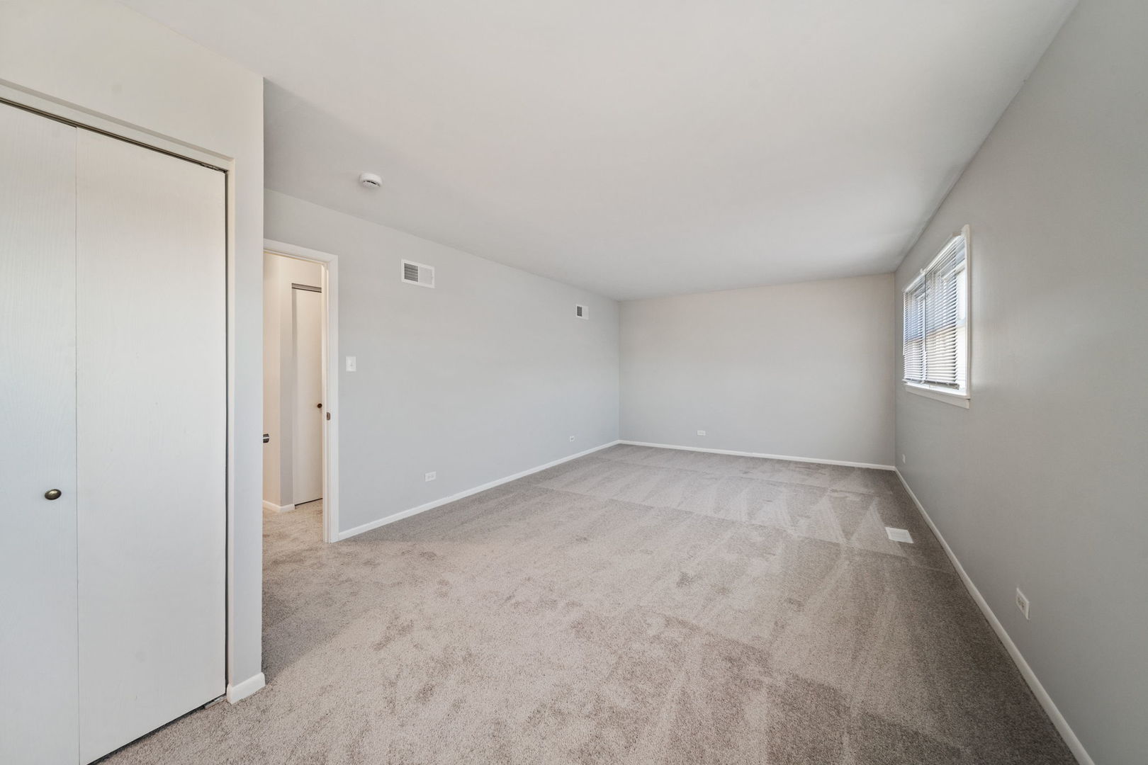 526 King Arthur Way Bolingbrook, IL 60440 - Photo 17 of 33