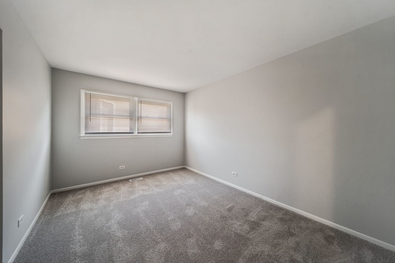 526 King Arthur Way Bolingbrook, IL 60440 - Photo 21 of 33