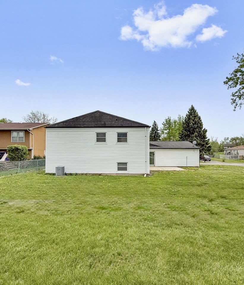 526 King Arthur Way Bolingbrook, IL 60440 - Photo 26 of 33