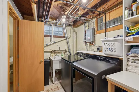 $699,900 | 821 Minakwa Drive, Madison, WI 53711