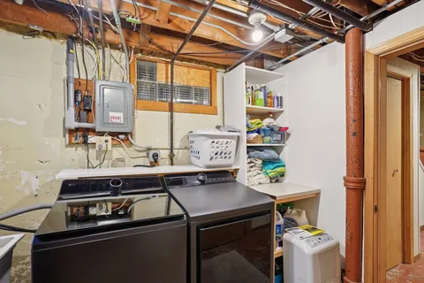 $699,900 | 821 Minakwa Drive, Madison, WI 53711