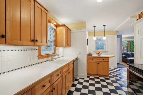 $699,900 | 821 Minakwa Drive, Madison, WI 53711