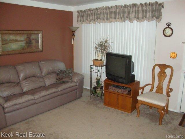 16046 Allen Road Taylor, MI 48180 - Photo 2 of 9 16046 Allen (5)