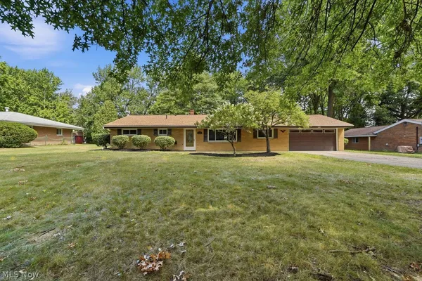 $2,500 | 1523 Bradford Drive, Macedonia, OH 44056