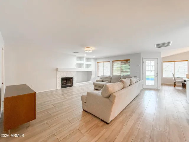 $3,495 | 1705 East Yukon Drive, Phoenix, AZ 85024