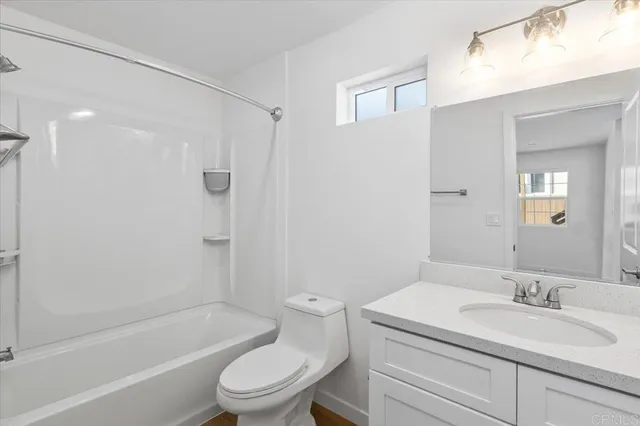 $2,999 | 406 South Cleveland Street, Oceanside, CA 92054