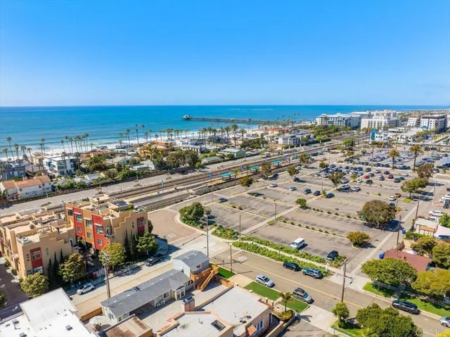 $2,999 | 406 South Cleveland Street, Oceanside, CA 92054